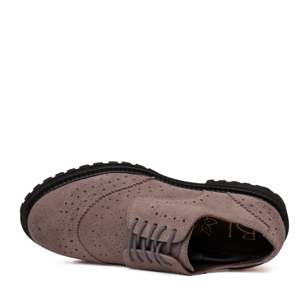 Scarpe francesine scamosciate grigie con fondo carrarmato