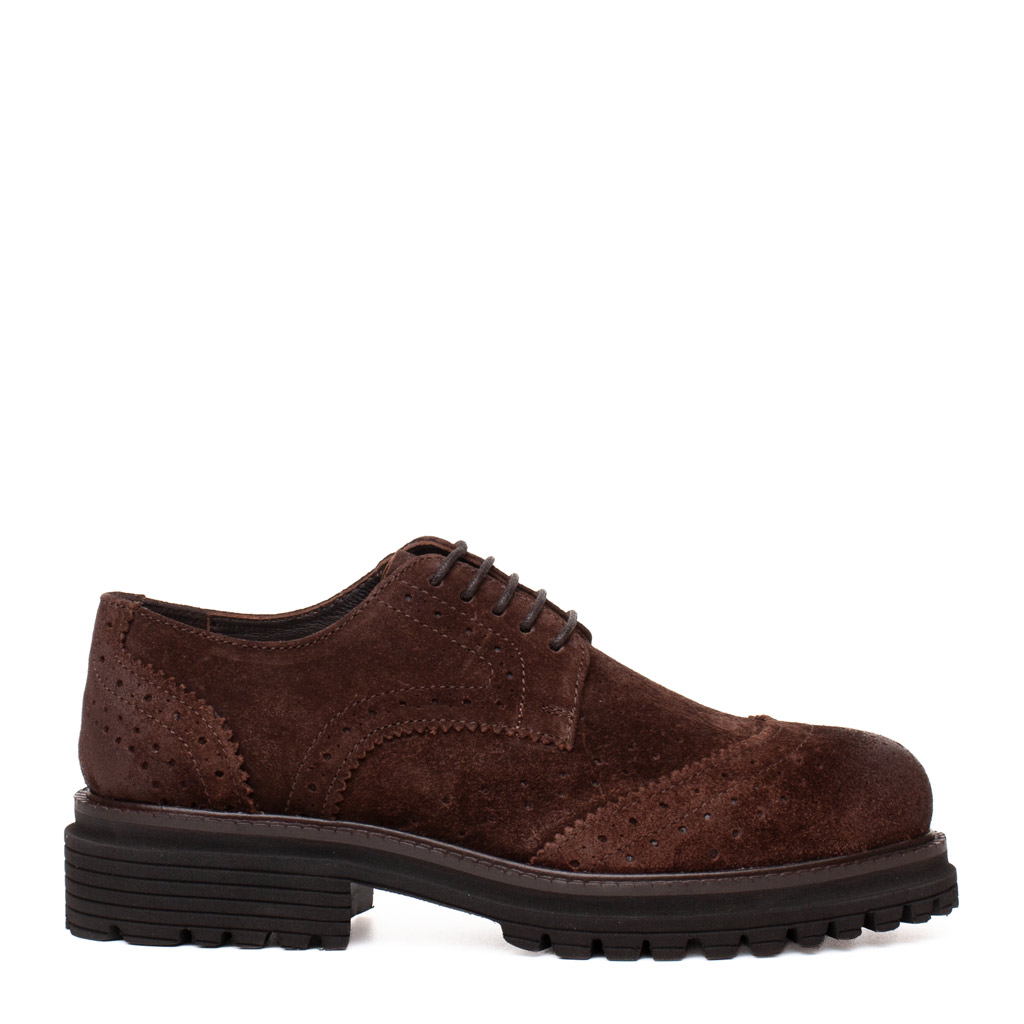 Scarpa allacciata camoscio marrone