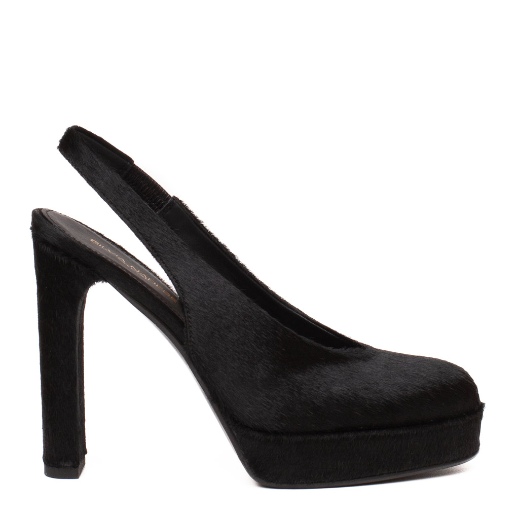 Décolleté slingback con plateau in cavallino nero