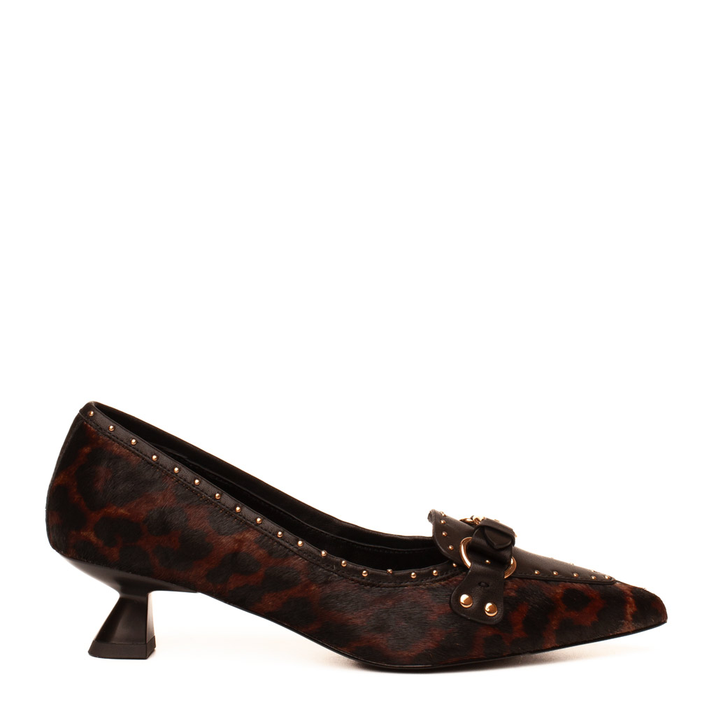Scarpa Leopardata con Tacco e Borchie