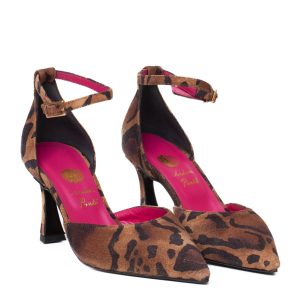 Decollete animalier con cinturino a punta in camoscio maculato