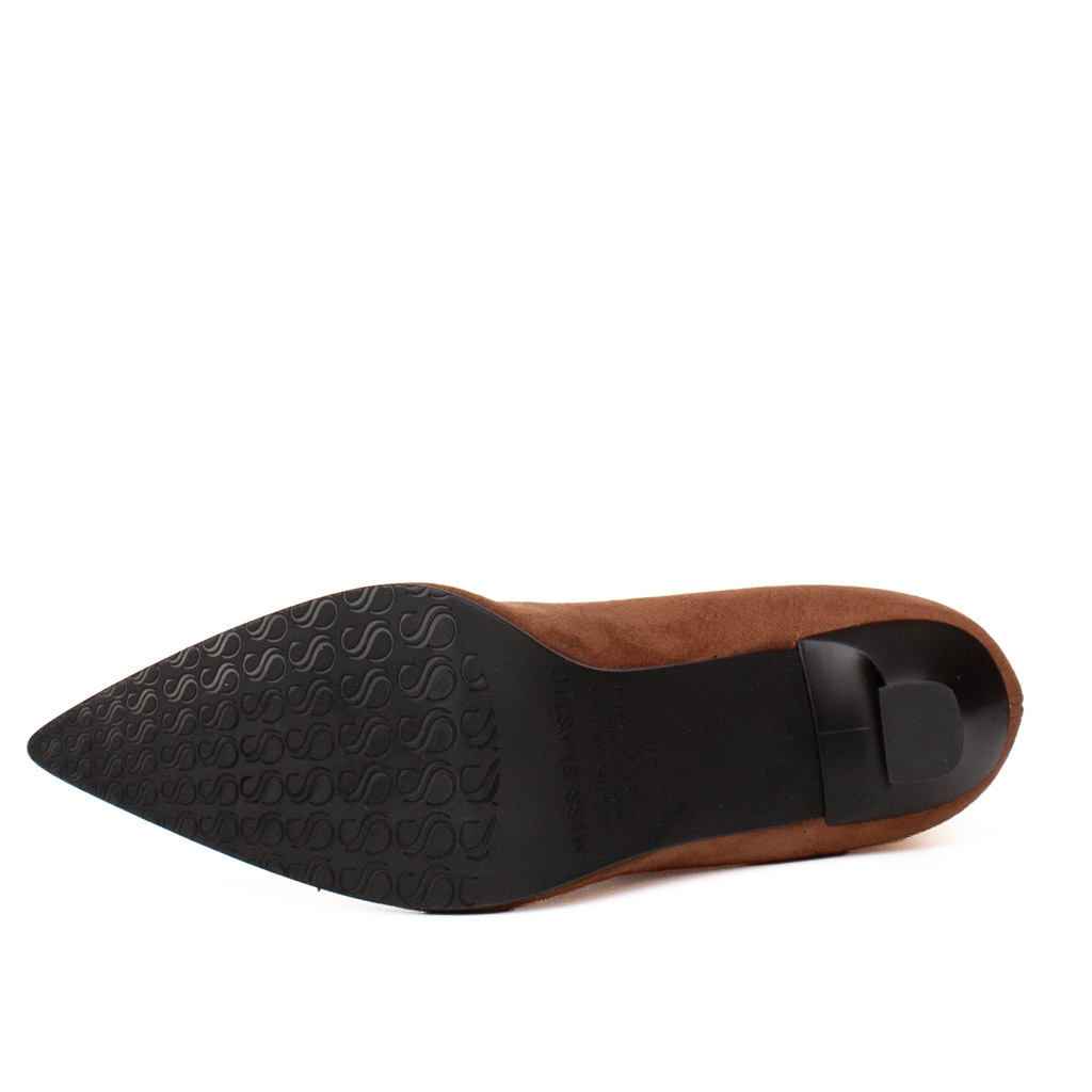 Stivaletto cuoio elasticizzato con tacco
