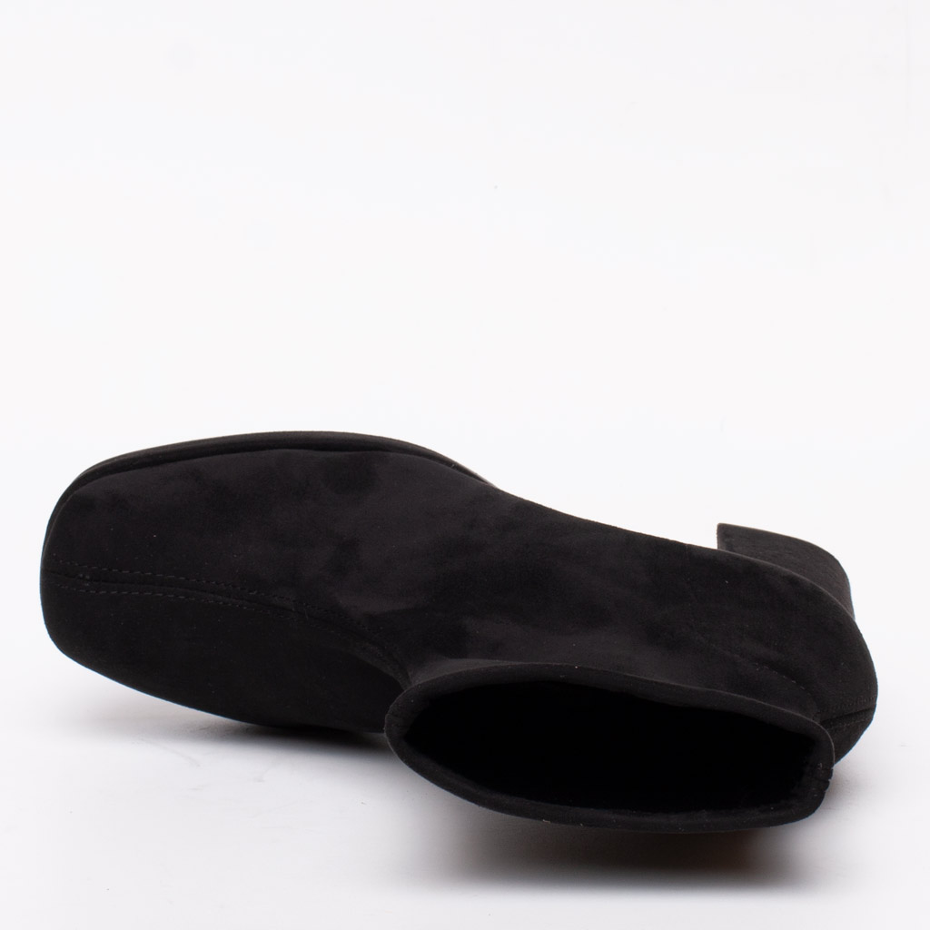 Stivaletto Nero con Plateau in Camoscio Elasticizzato