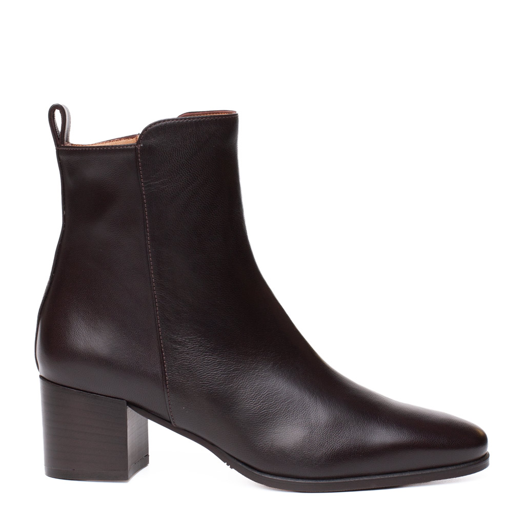 Stivaletto in pelle marrone da donna con tacco medio