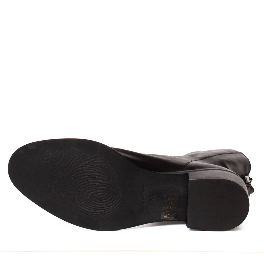 Stivaletto in Pelle Nera con Tacco Medio e Zip