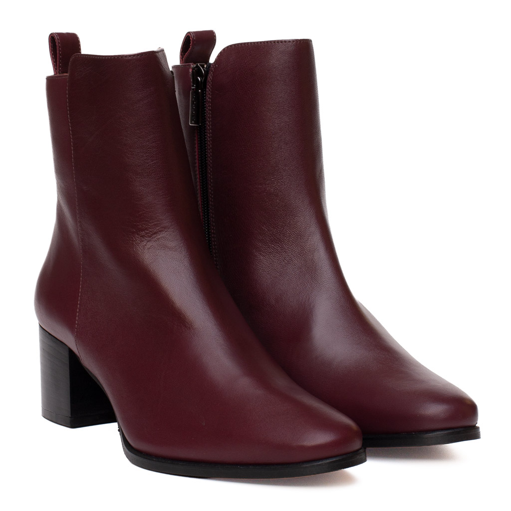 Stivaletto pelle color vino con tacco largo Cervone